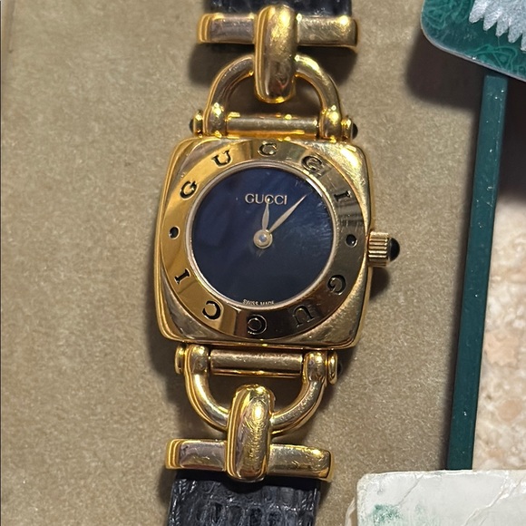 Gucci Vintage Classic Gold Leather Black Watch Full Inclusion ⭐️? main image 14